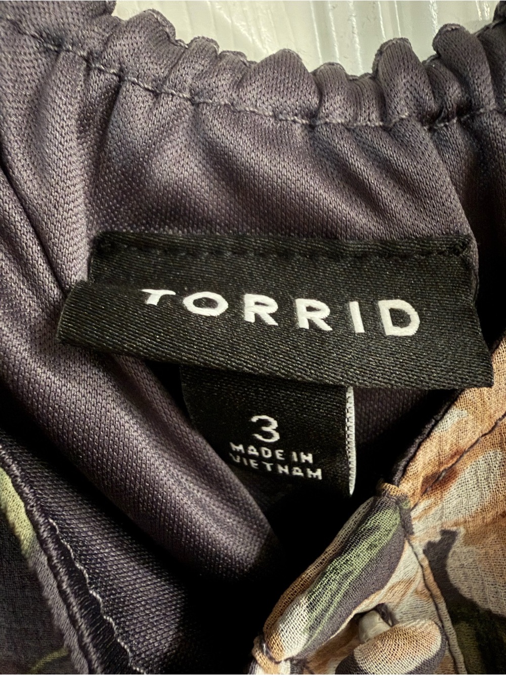Torrid Grey Floral Fabric Top - Picture 2 of 5